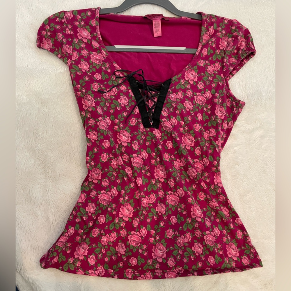 Betsey Johnson Pink and Green Blouse with Vibrant Design